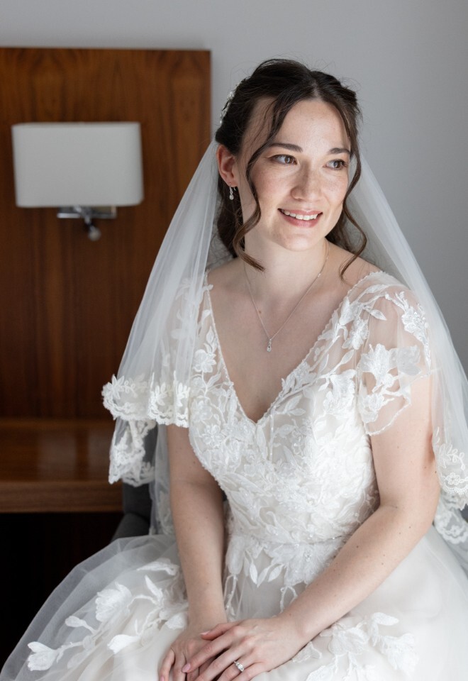 Elegant bridal hair and makeup 