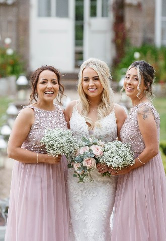 Bride & Bridesmaid wedding photograph
