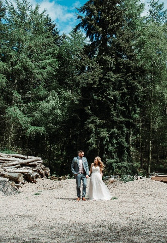 West Midlands wedding photographer green Button photography