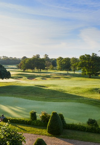 Award-winning golf course only 25 miles north of London