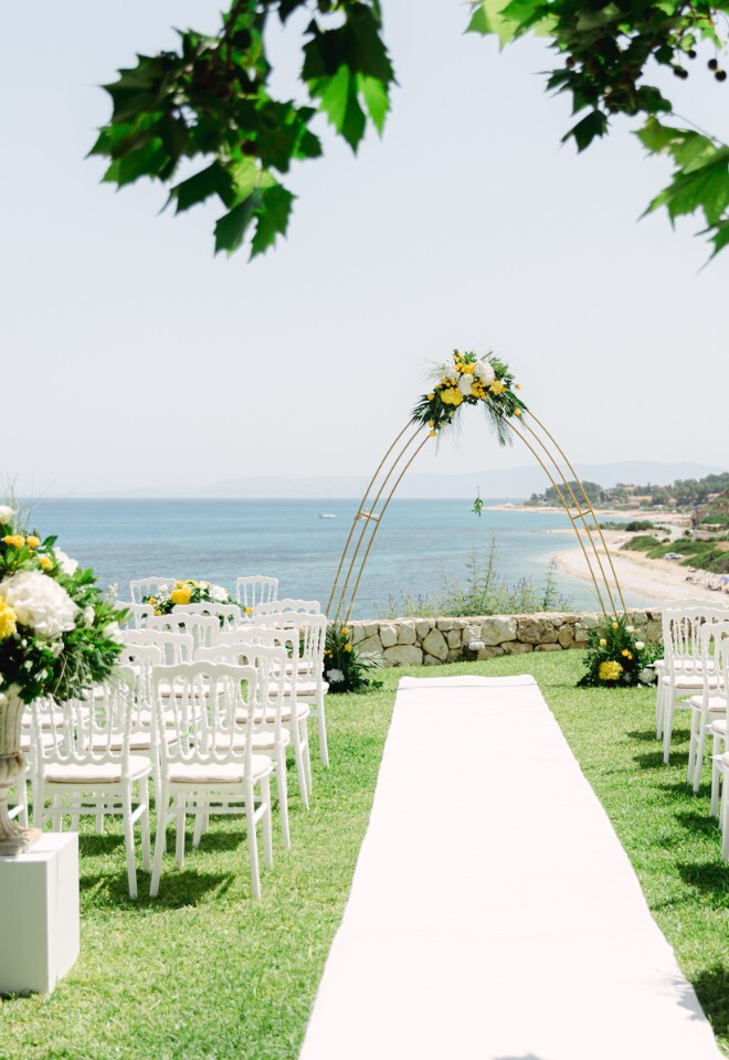 Villa Brio waterfront wedding aisle