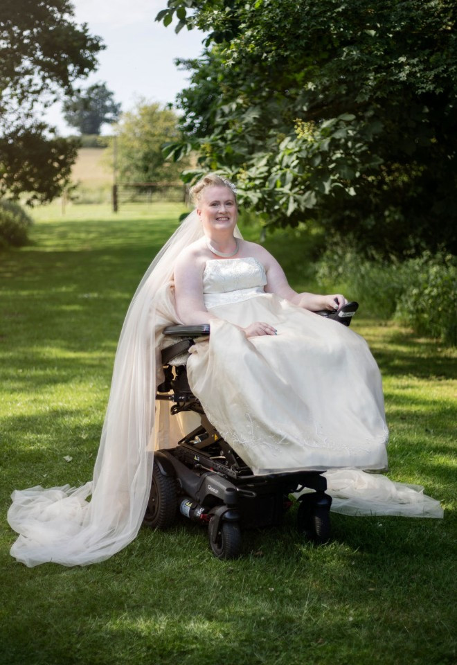 Bride wheelchair user