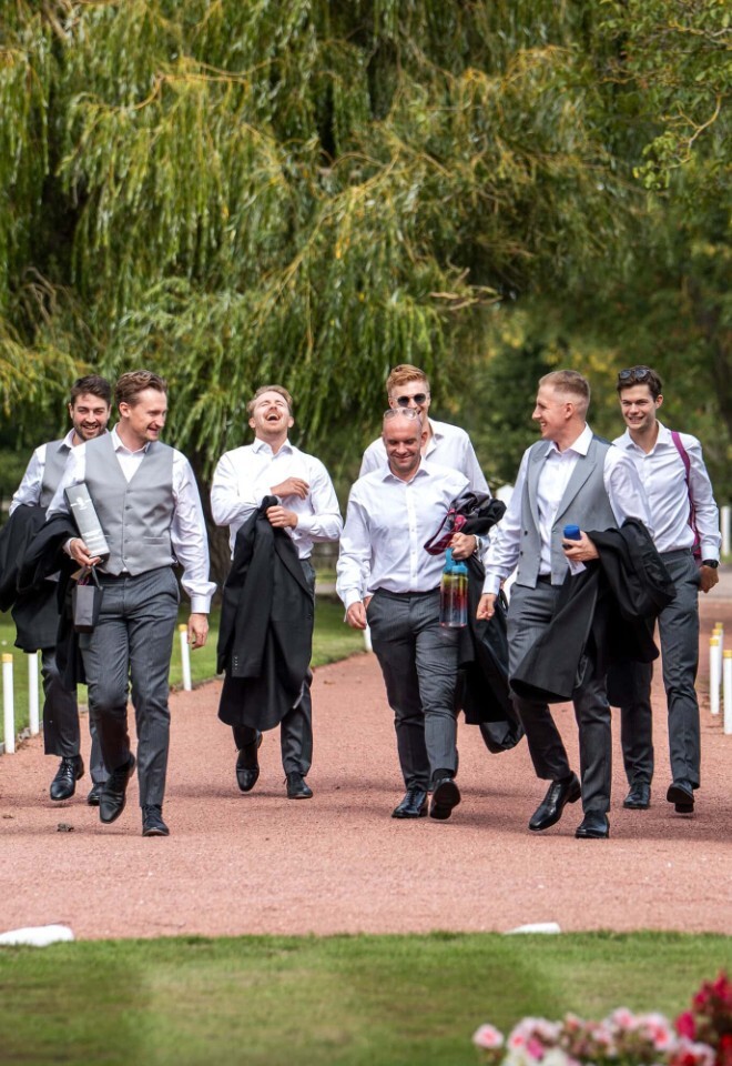 Groomsmen arrive