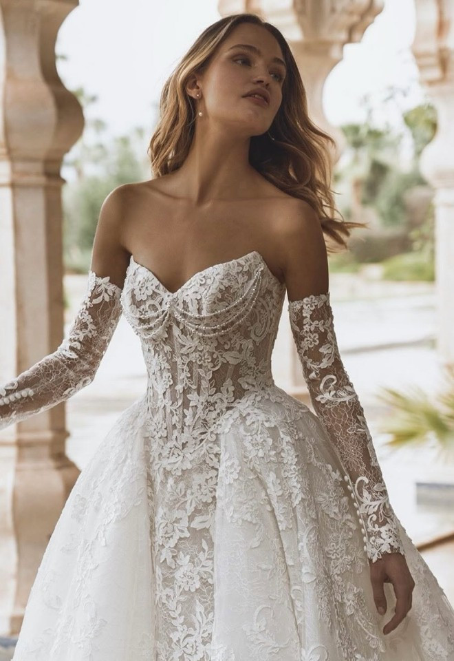 Bride wearing Valen by Enzoani available at Little London Brides 