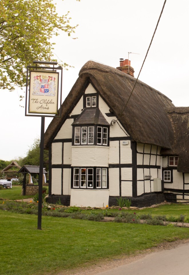Historic Country Pub with Barn Wedding Venue - The Cliften Arms, Buckinghamshire