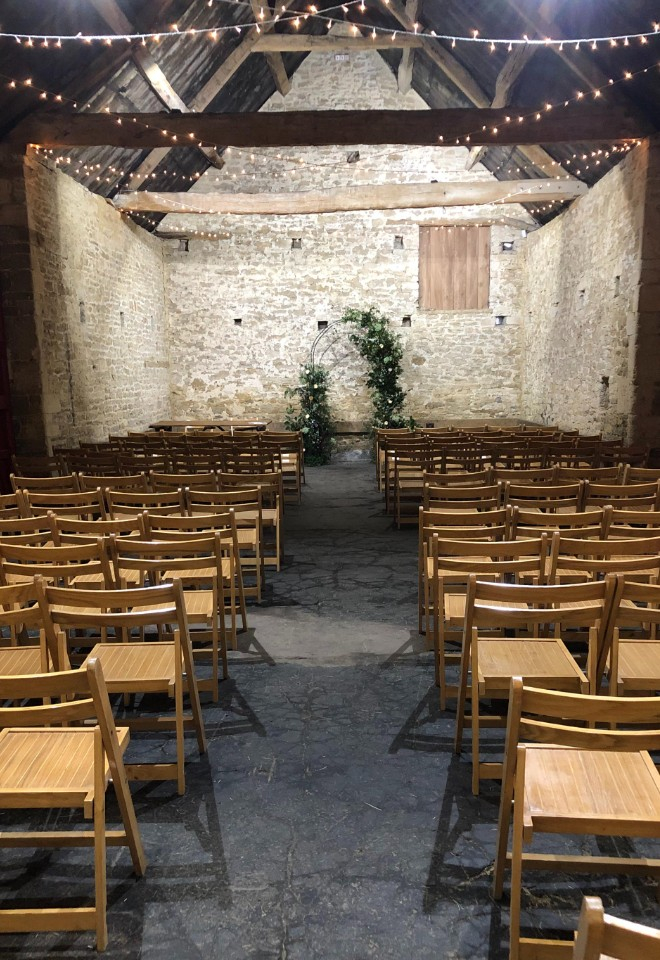 Barn wedding ceremony 
