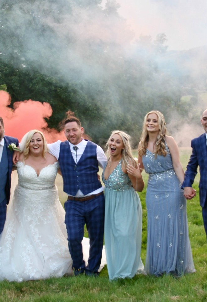 Coloured smoke bombs