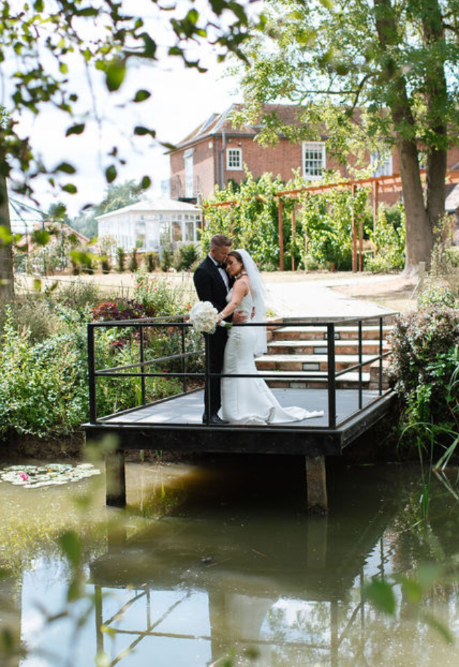 Jetty over moat