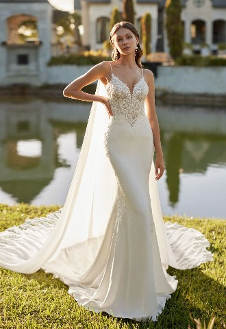 sweetheart neckline Elita wedding dress from Rosa Clara find this at Boa Boutique in Surrey