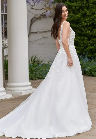 wed2b Designer Bridal Outlet in Camberley