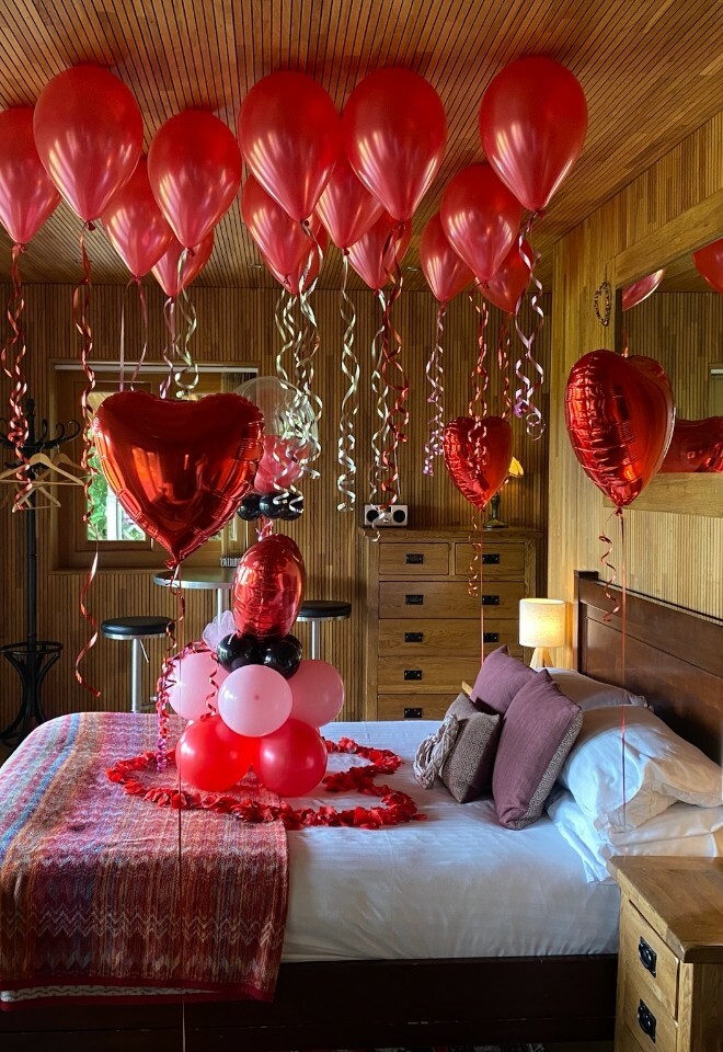 The Chilterns View Bedroom decorated with Balloons