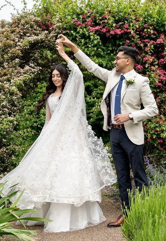 Wedding couple photo in gardens at Valentines Mansion