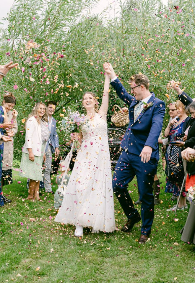 confetti shot at higher holcombe wedding venue 