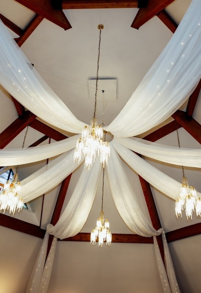 Luxurious ceiling detail in the ceremony room at Little Silver Country Hotel