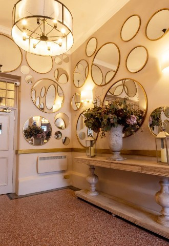 Entrance hall with mirrors