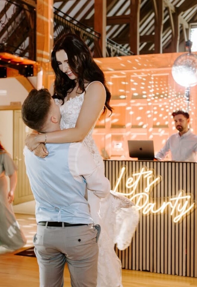 wedding dj Rivervale Barn