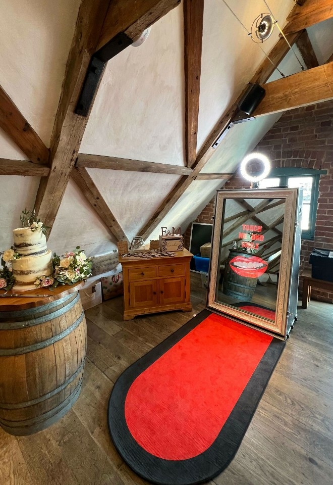 isaacs wedding venue magic mirror