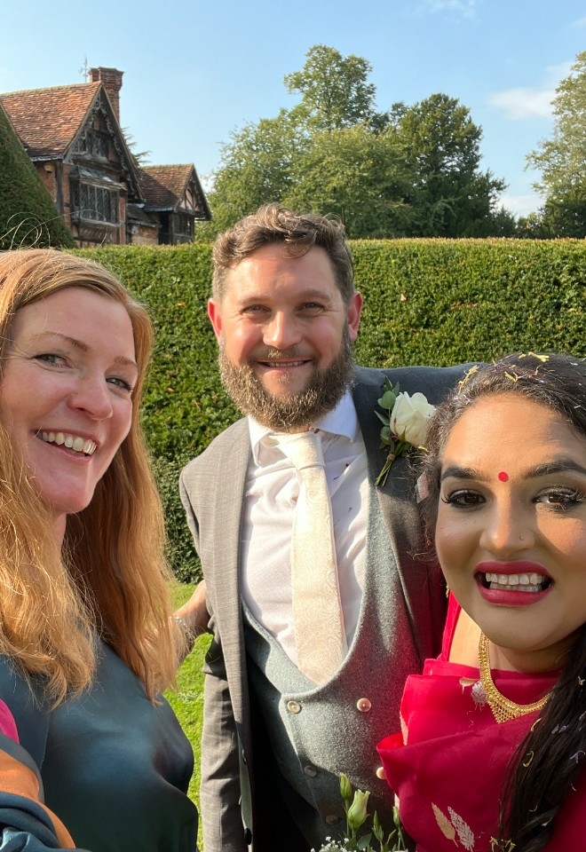 Best-Wedding Celebrant-Berkshire-wedding ceremony-Dorney Court-1