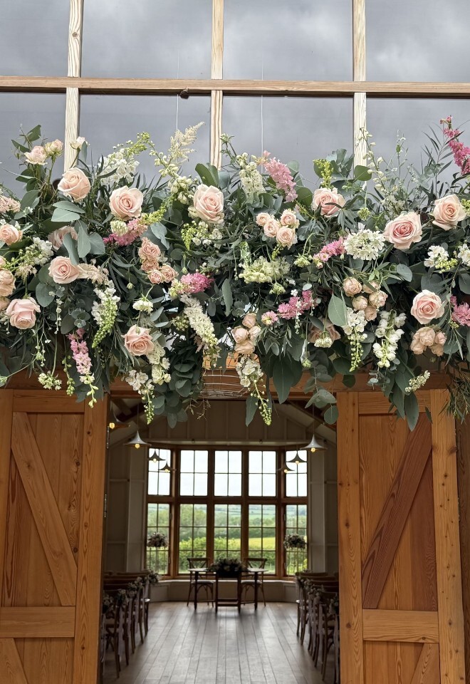 Entrance Flowers cotswold Blooms Hyde House 