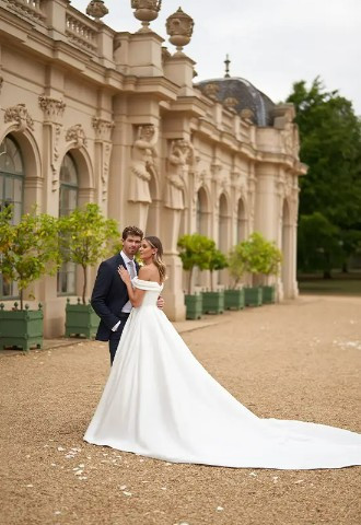 wed2b Designer Bridal Outlet in Surbiton