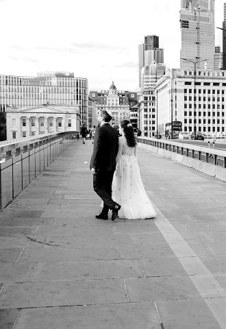 Wedding Couple London Bridge City Views 
