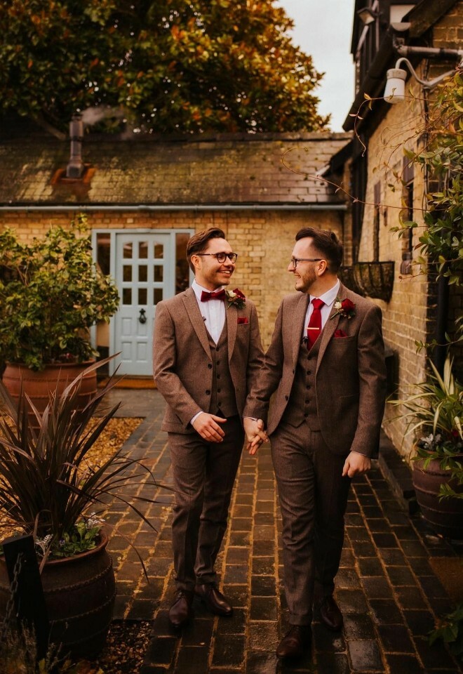South Farm Barn & Outisde wedding venue in Cambridgeshire & Hertfordshire