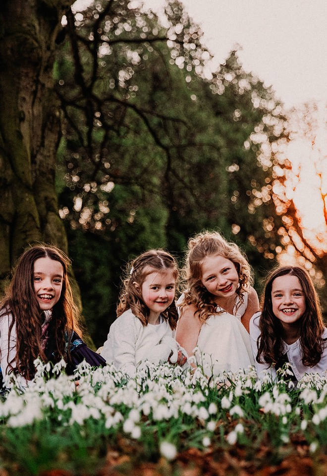 Flowergirls in the snowdrops