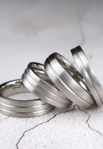 Mens platinum wedding rings with grooves around