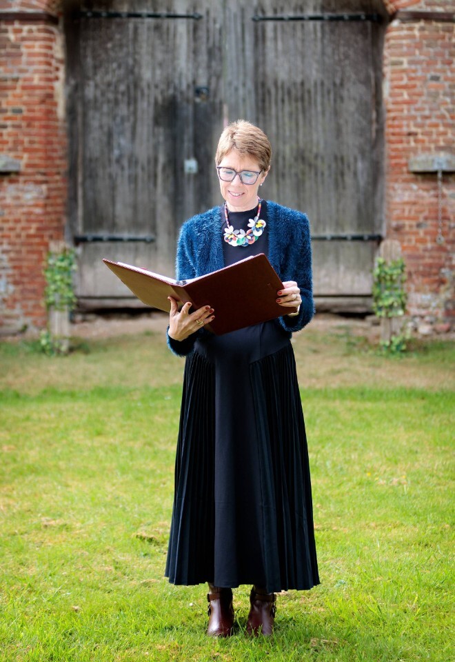 Sharon Bridgland-Gough, Wedding Celebrant, Hampshire