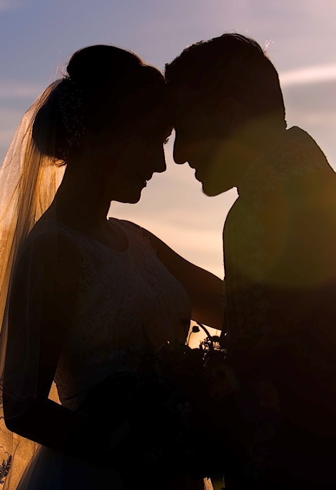 Wedding couple at sunset near Northbrook Park