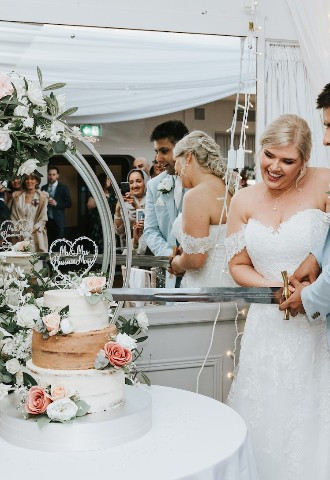 Stirk house wedding - cake cutting