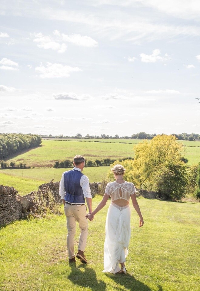 Country wedding bride and groom 