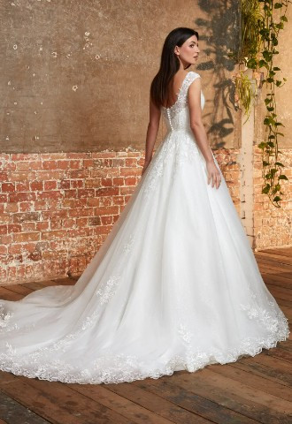 wed2b Designer Bridal Outlet in London