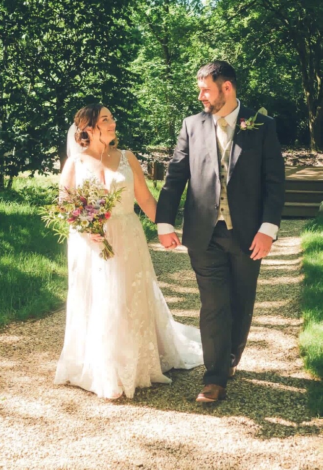 Bride & Groom at The Woodlands at Hothorpe