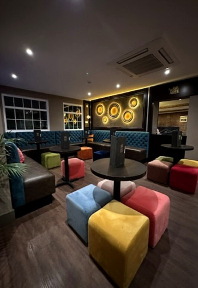 Snooty Mehmaan Reception Lounge