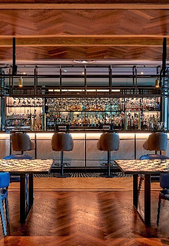 Crowne Plaza Marlow, Aqua Bar & Lounge in Buckinghamshire