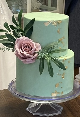 Two tier green and gold leaf