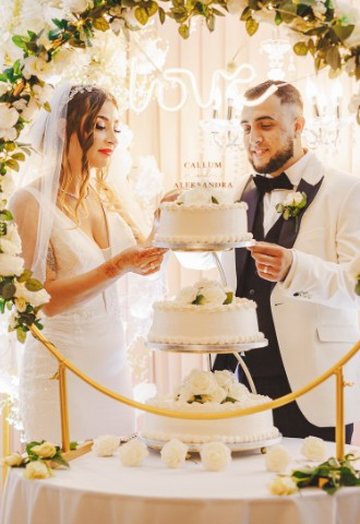 Cutting the cake at Wethele Manor
