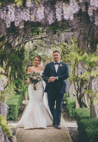 Outdoor Barn Wedding Oxfordshire