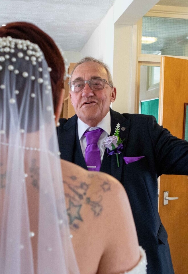 photography-wedding-fatherandbride-seldonbarns