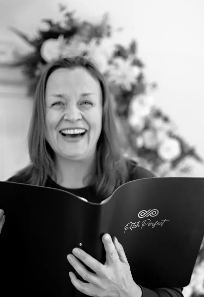 Fun bubbly wedding celebrant Oxfordshire 