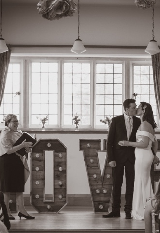 Celebrant-led small wedding at Elmsie House, Great Malvern 