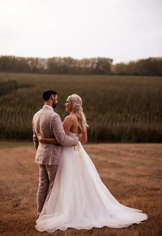 wed2b Designer Bridal Outlet in Camberley