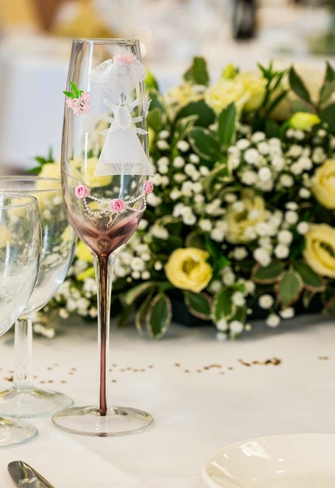 Top table bride glass & centrepiece at Novotel Southampton, Hampshire