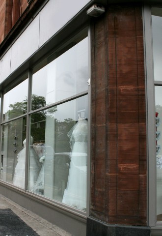 wed2b Glasgow shop window