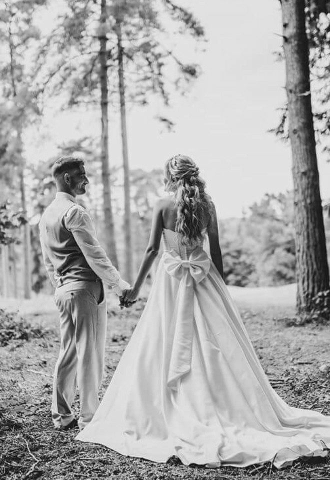 Private Couple photo amongst the trees at Westerham Golf Club