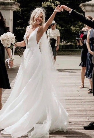 suzanneneville_elliesanderson_beaconsfield_luxury weddingdress_bride