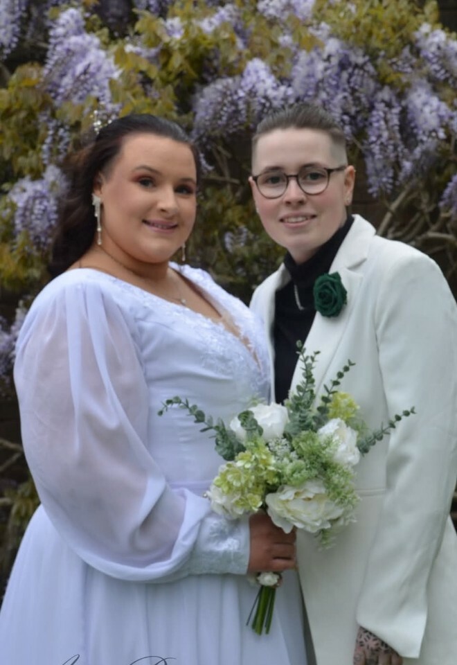 Couple female brides