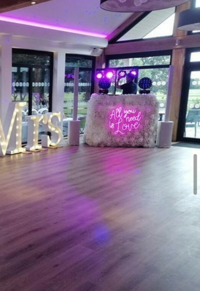 fynn valley wedding floral stand 