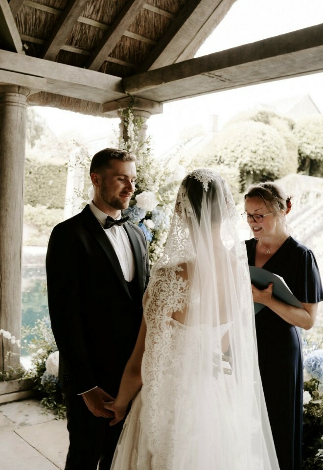 Oxfordhire Celebrant Helen Crook 